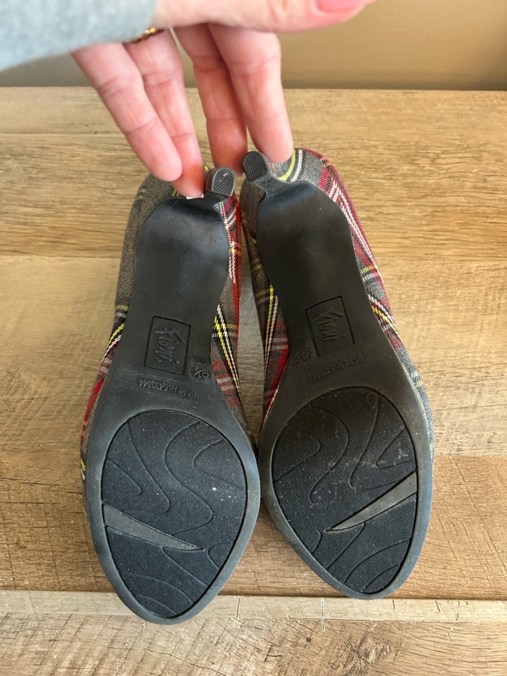 Womans Fiomi Gray Red Plaid Fabric Platform Heel‎ Shoe 9.5 NWT Academia Grunge - Picture 7 of 9